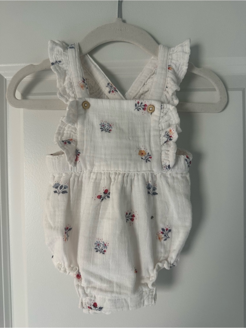 H&M White Floral Ruffle Baby Romper Size 1-2M